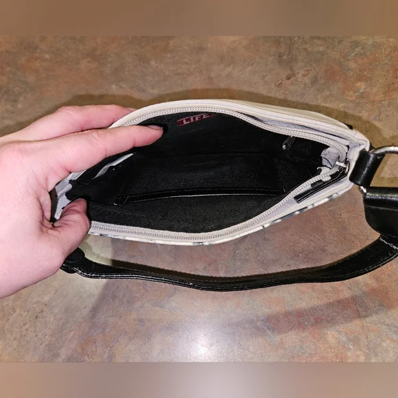 3/$20 💥TIME Purse - Picture 5 of 7